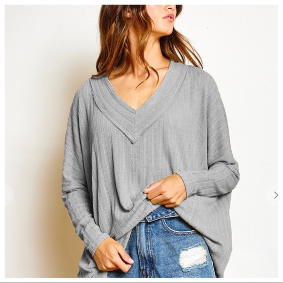 ✨LAST ONE✨Oversized fabulous chic V neck knit tunic top - Picture 3 of 5